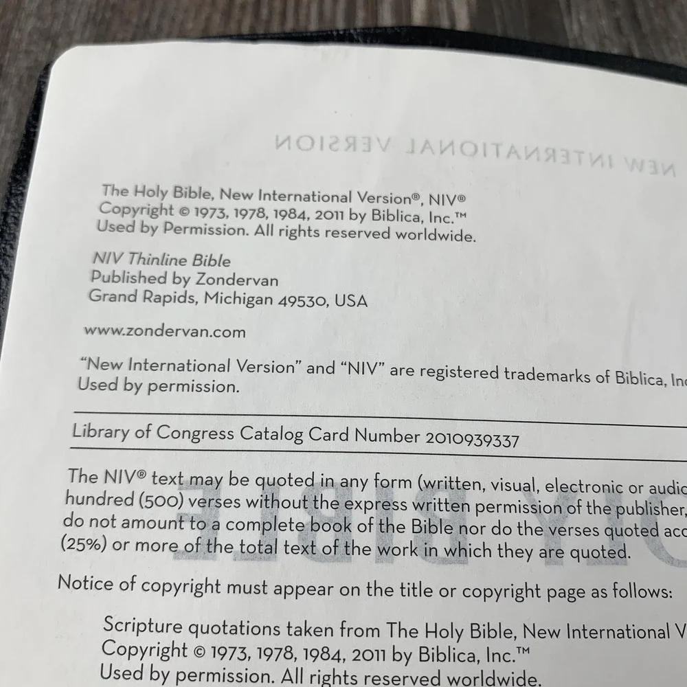 NIV Holy Bible Thinline‎ Bonded Leather Black Red Letter Zondervan Ribbon Marker